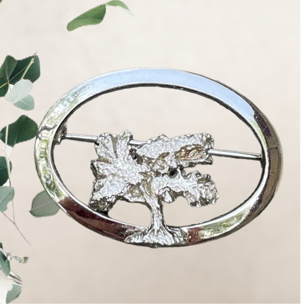 Oval Tree Vintage Sparkly Silvertone Pin Brooch